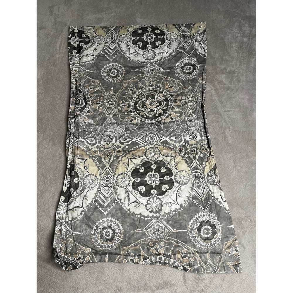 Pottery Barn King Pillow case Medallion Print‎ 100 Cotton Gray White